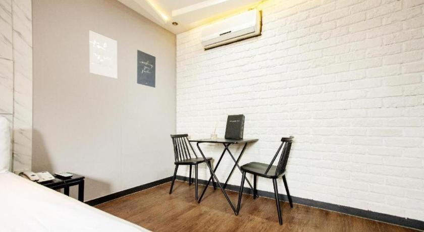 M7 Business Hotel Chilgok Exterior photo