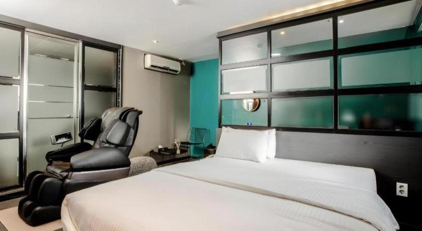 M7 Business Hotel Chilgok Exterior photo