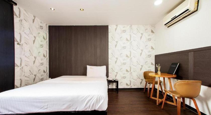 M7 Business Hotel Chilgok Exterior photo